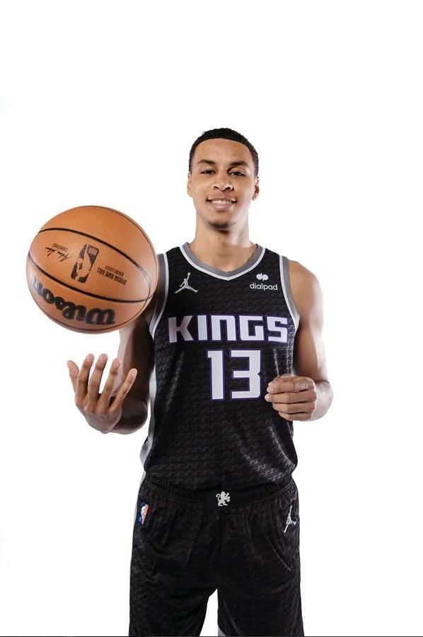 包含广厦男篮扳平良机备战法国杯切尔西围绕NBA季后赛伤情更新，萨克拉门托国王调整名单备战国王杯看傻球迷的词条乐鱼体育